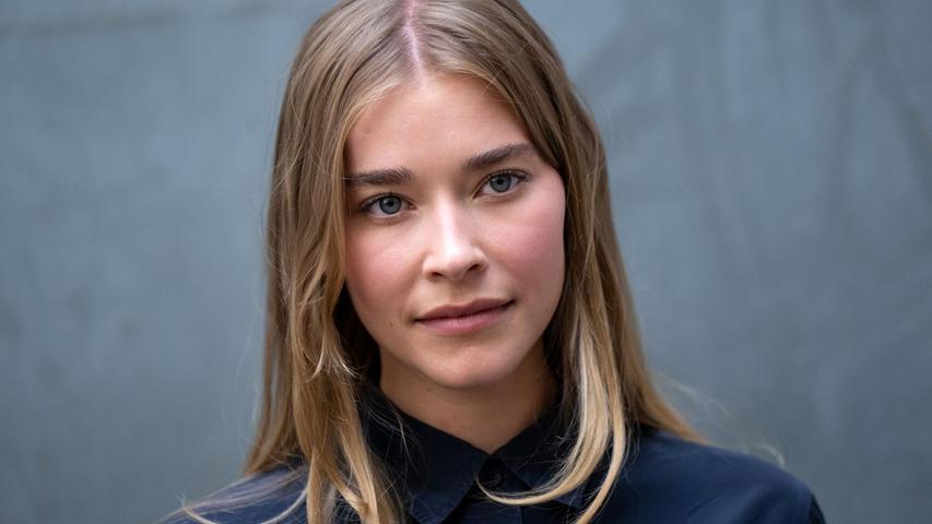 Die Hamburger Schauspielerin Milena Tscharntke spielt im Film Die stillen Mörder mit Die Hamburger Schauspielerin Milena Tscharntke spielt im Film Die stillen Mörder mit