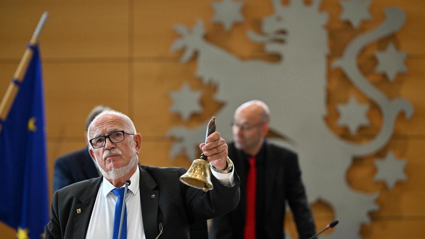 Jürgen Treutler, AfD-Abgeordneter und Alterspräsident während der konstituierenden Sitzung des Landtags. Jürgen Treutler, AfD-Abgeordneter und Alterspräsident während der konstituierenden Sitzung des Landtags.