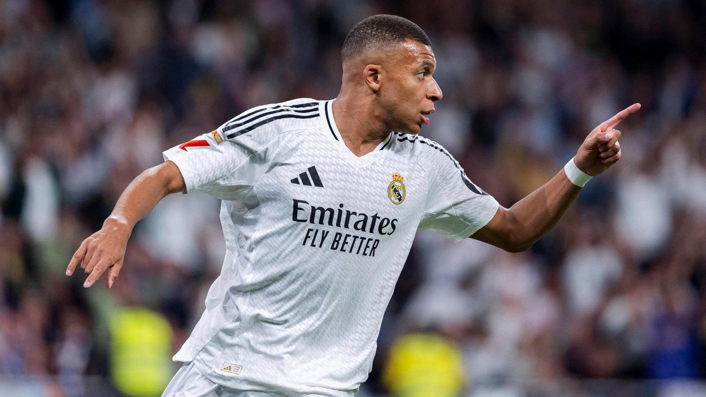 Der französische Fußballer Mbappé beteiligt sich nun als Investor am fränkischen Unternehmen Loewe. (Symbolbild) Der französische Fußballer Mbappé beteiligt sich nun als Investor am fränkischen Unternehmen Loewe. (Symbolbild)