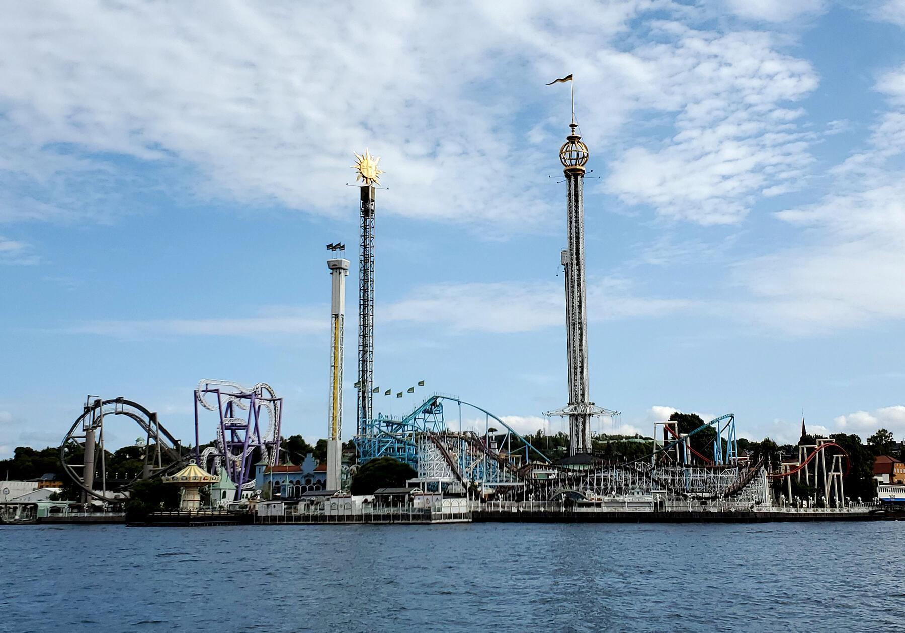 Vergnügungspark Gröna Lund: 1883 eröffnet und auch heute noch eine große Attraktion in den Sommermonaten mit Fahrgeschäften und verschiedenen Bühnen.