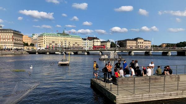 Wasser, Wolken, Sonne: Blick vom Park Riksplan in Richtung Grand Hotel.