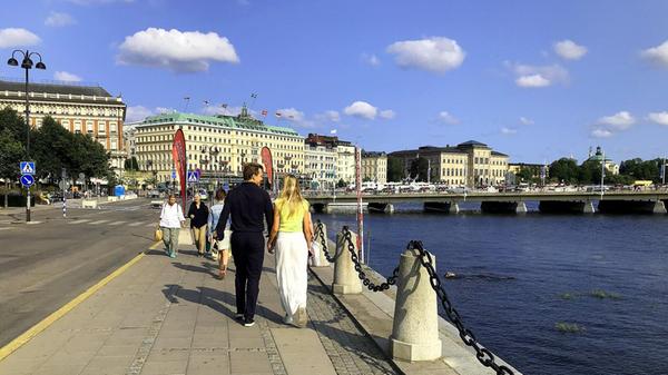 Hier am Strömgatan nahe der Oper lässt es sich gut aushalten, ganz Lagom eben.