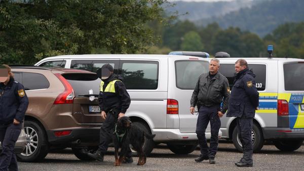 Zudem rückte der getrenntlebende 51-jährige Ehemann der Frau mehr und mehr in den Fokus der Ermittler.