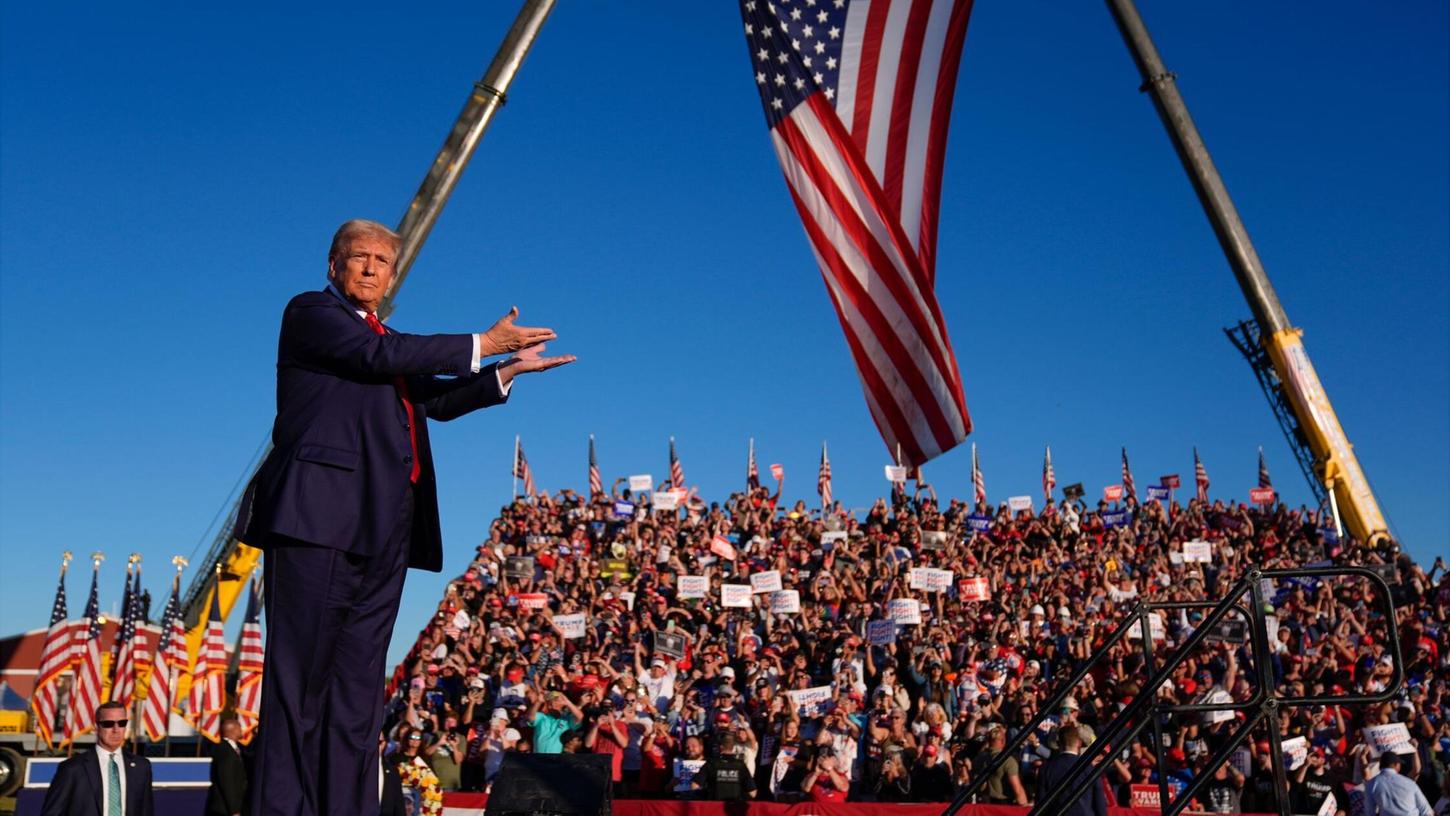 Trump: "Unsere Bewegung (...) ist stärker, stolzer, geeinter, entschlossener und dem Sieg näher als je zuvor." Trump: "Unsere Bewegung (...) ist stärker, stolzer, geeinter, entschlossener und dem Sieg näher als je zuvor."