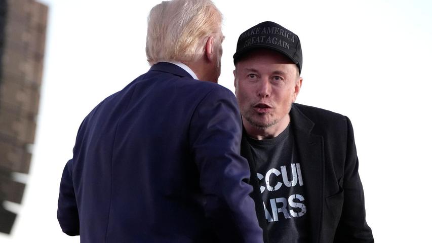 "Ich glaube, das ist die wichtigste Wahl unseres Lebens", sagt Musk. "Ich glaube, das ist die wichtigste Wahl unseres Lebens", sagt Musk.
