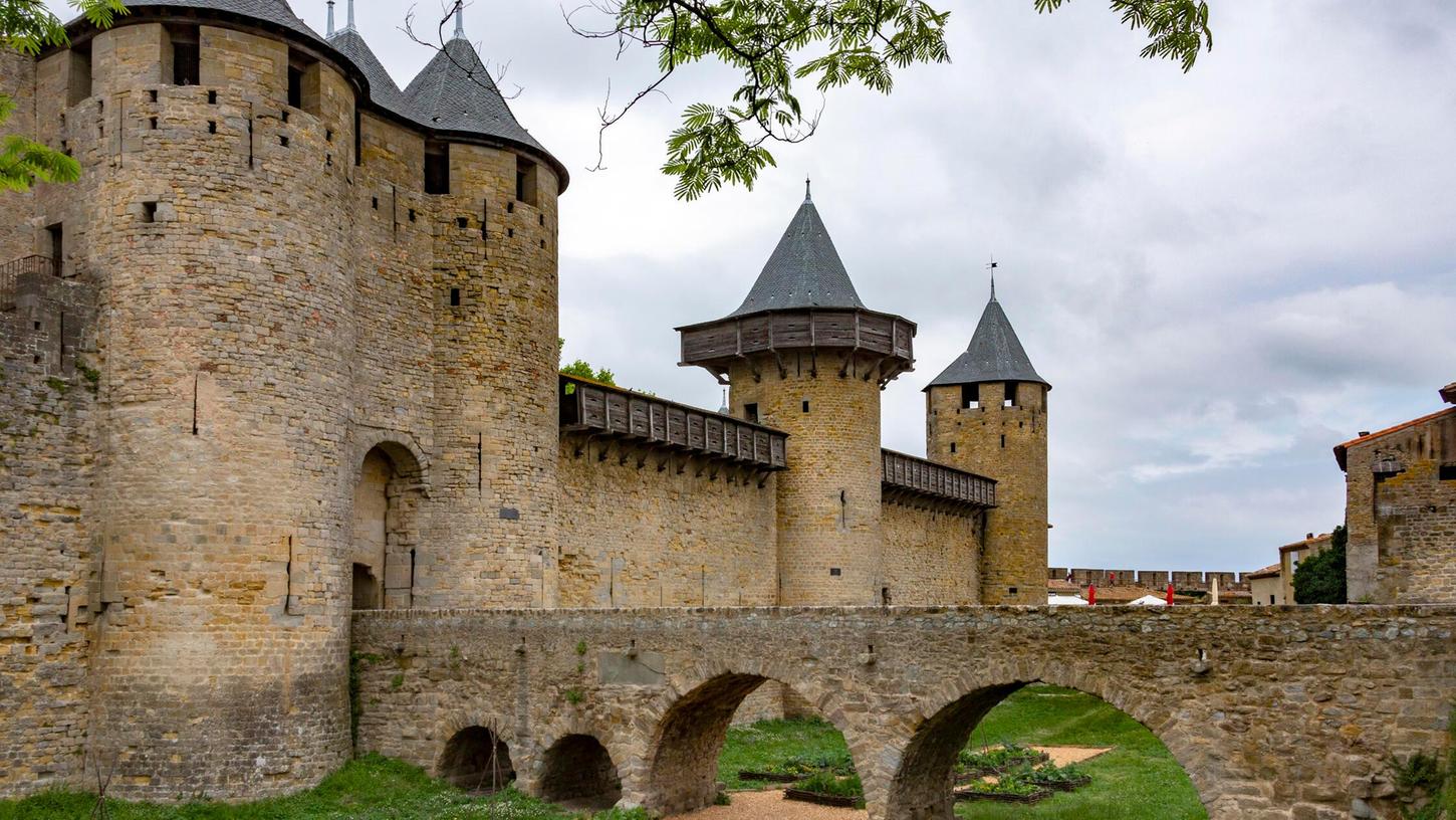 Germanische Bauwerke zieren in ganz Europa die Landschaft, wie diese westgotische Burg im französischen Carcassonne. Wie hießen die Stämme der Westgermanen? Germanische Bauwerke zieren in ganz Europa die Landschaft, wie diese westgotische Burg im französischen Carcassonne. Wie hießen die Stämme der Westgermanen?