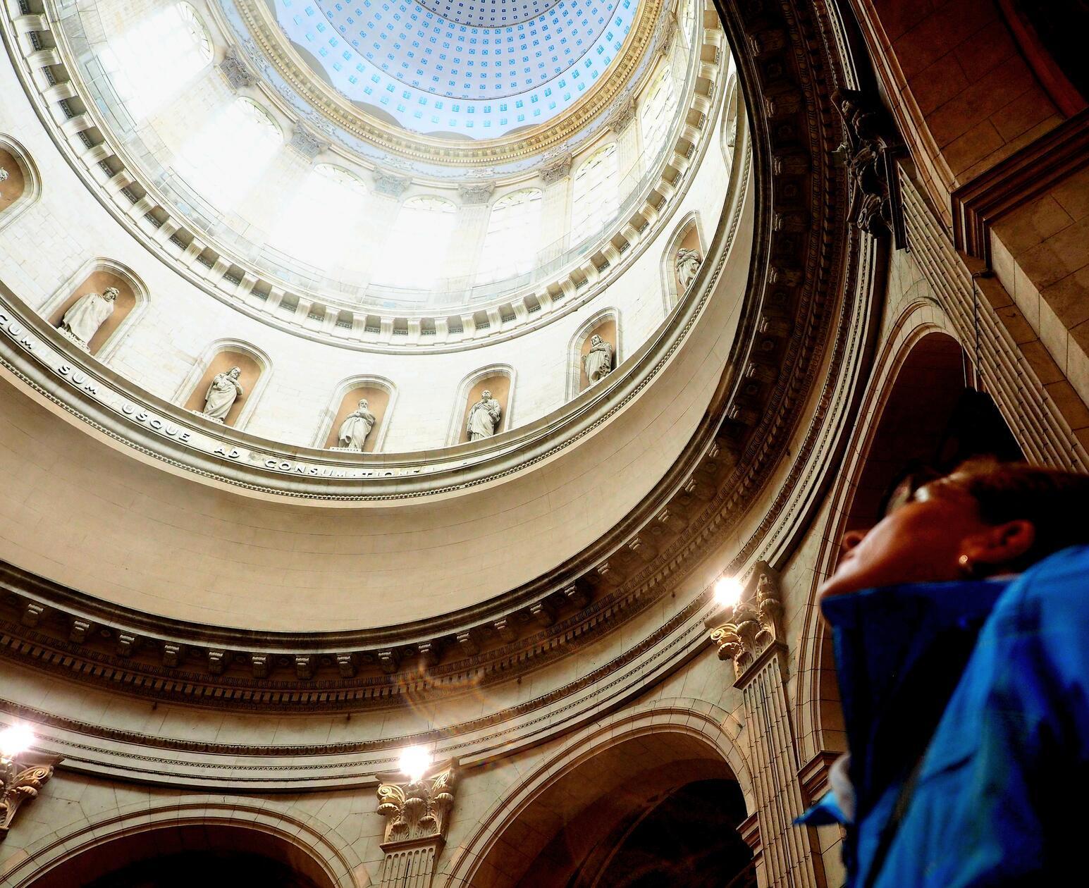 Die riesige Kuppel der Basilika von Boulogne-sur-Mer.