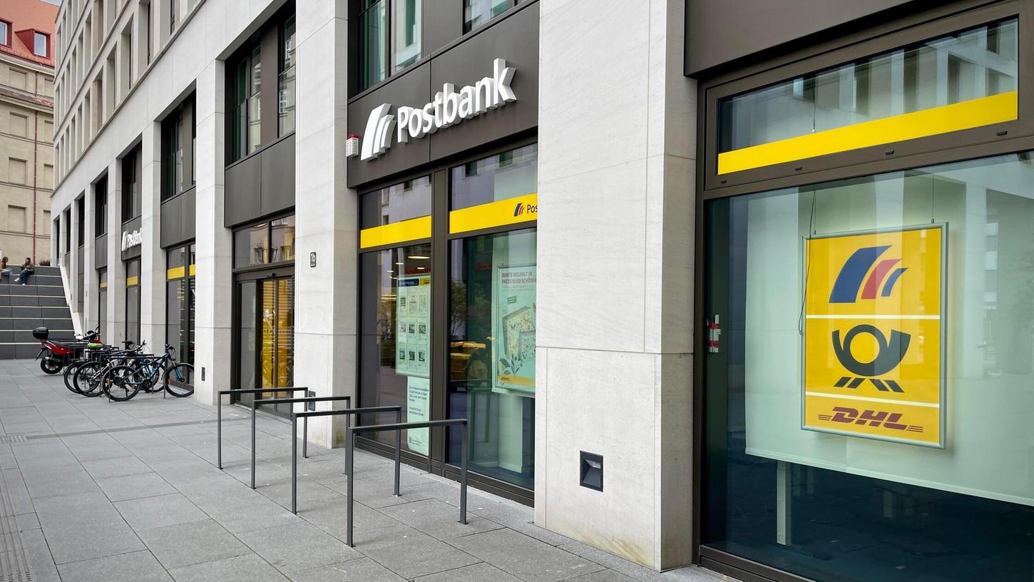 Auch in der Postbank Filiale am Bahnhofsplatz im Nürnberger Zentrum kam es zu technischen Problemen. Auch in der Postbank Filiale am Bahnhofsplatz im Nürnberger Zentrum kam es zu technischen Problemen.