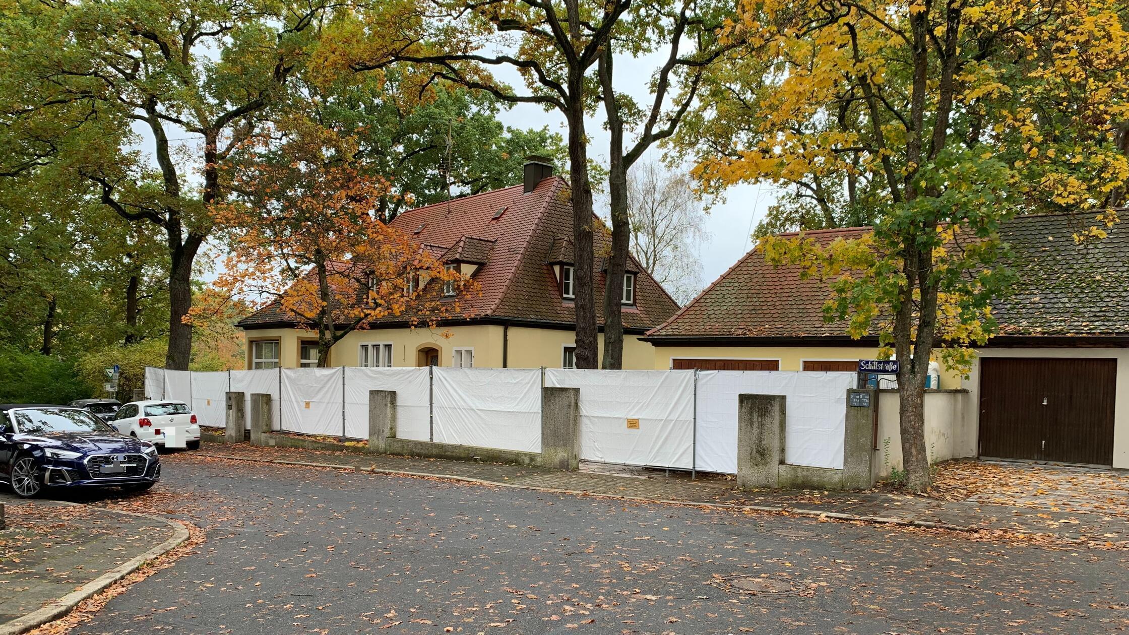 Unfassbar: Alte Villa plus ehrwrdige Bume am Nrnberger  Naturschutzgebiet mssen Neubau weichen