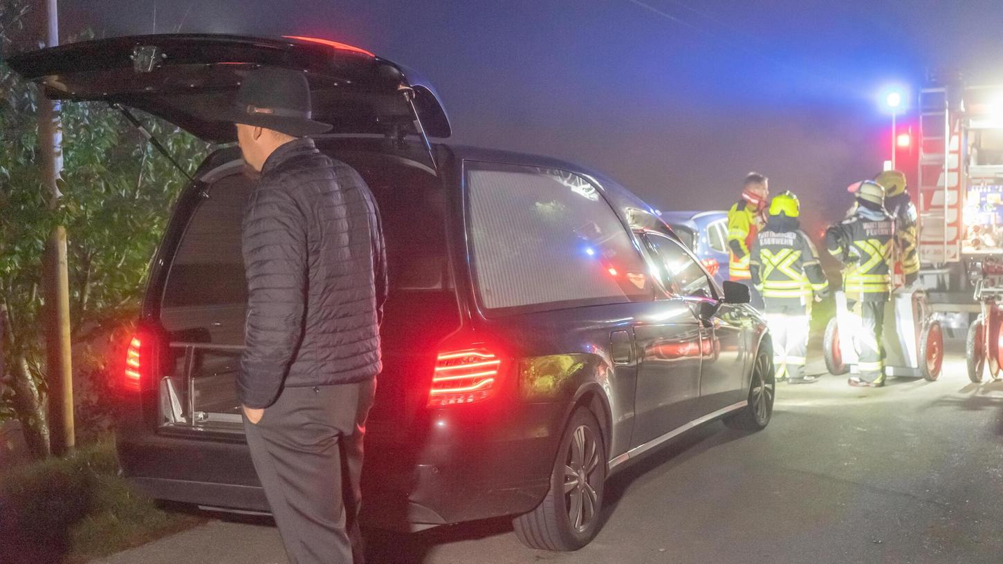 Die Polizei bittet um Zeugenhinweise. Die Polizei bittet um Zeugenhinweise.