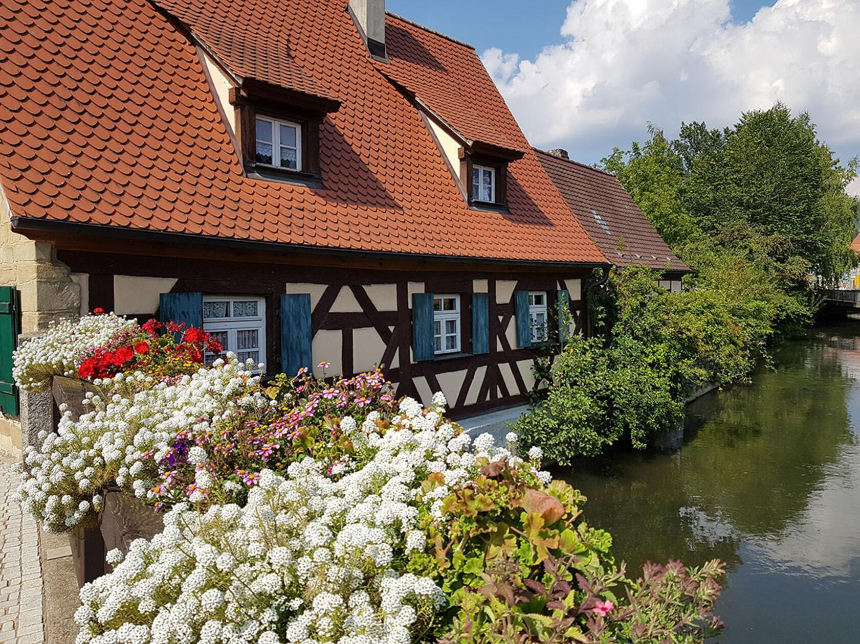 An der Pegnitz in Hersbruck neben dem Wassertor_Ca