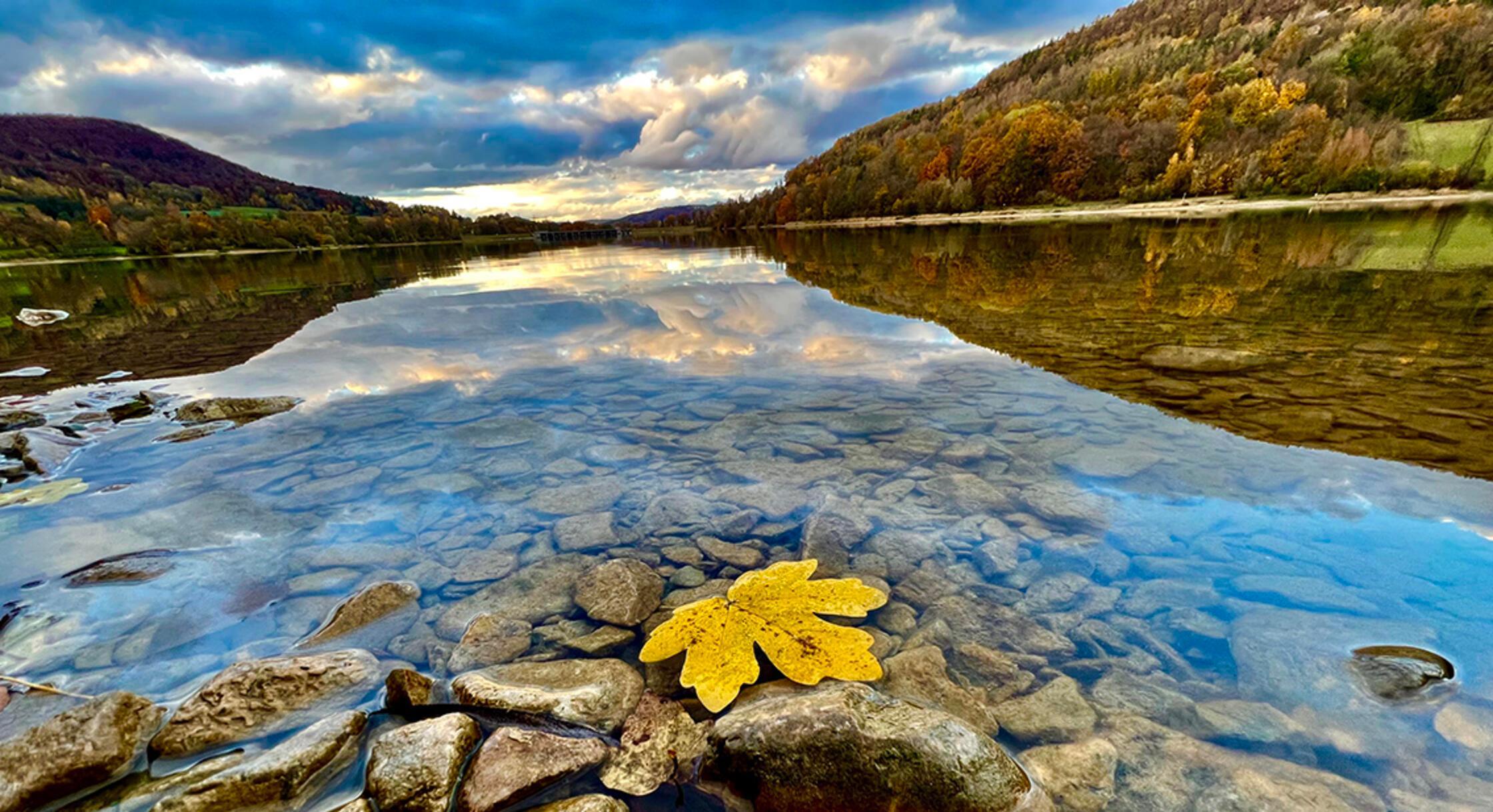 Der Happurger Stausee im Herbst.