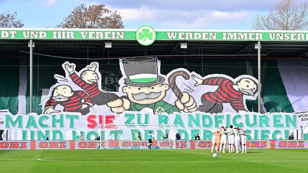 Im Februar 2024 trifft Fürth im Ronhof den FCN zum erneuten Vergleich zweier Zweitligisten wieder. Und gewinnt das Derby wie eigentlich fast immer im vertrauten Umfeld. Zu Randfiguren im gewohnten Derby-Spiel am Laubenweg werden die Nürnberger aber erst mit Verzögerung.