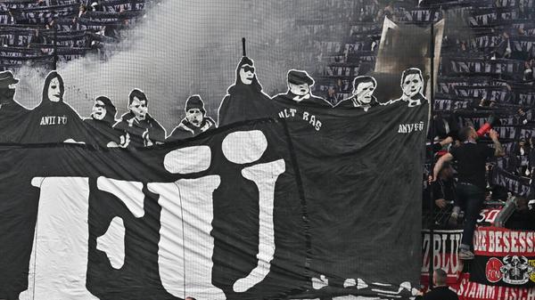 Wie bei jedem Frankenderby war auch der "Anti-Fü"-Schriftzug allgegenwärtig.