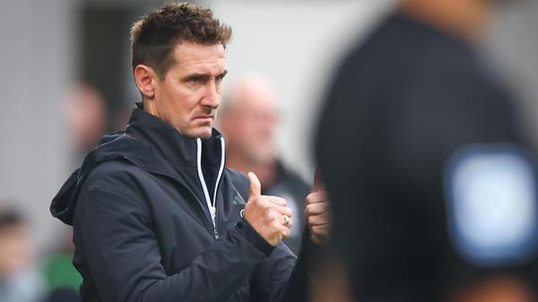 Miroslav Klose setzte verglichen mit der Startelf beim 3:2-Heimsieg gegen Münster auf Finn Jeltsch und Jens Castrop. Stattdessen mussten Rafael Lubach und Nick Seidel zunächst auf der Bank Platz nehmen.