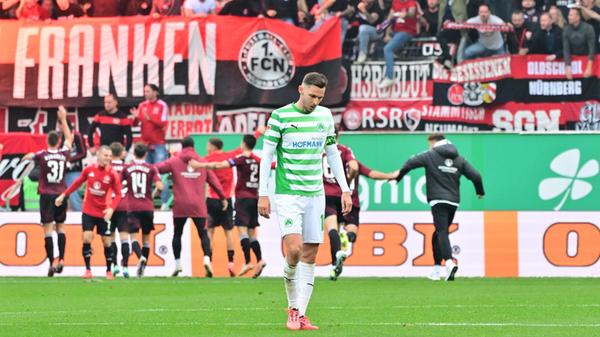 Die Führung geht zu diesem Zeitpunkt absolut in Ordnung: Fürth fehlt komplett der Zugriff, in der Offensive trifft die Zorniger-Elf falsche Entscheidungen oder lässt die nötige Präzision vermissen. In den Zweikämpfen sind die Nürnberger stets einen Schritt schneller.