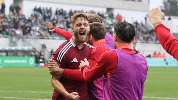 Lukas Schleimer vergab erst eine Großchance, dann noch eine - und dann traf er per Abstauber zum 4:0.