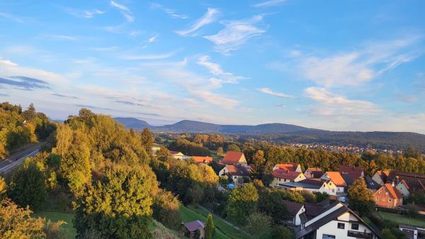 Herbstliches Reichenschwand, fotografiert von einer Hubbühne aus.