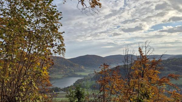 Morgenstimmung mit Blick vom Jungfernsprung nach Kainsbach.