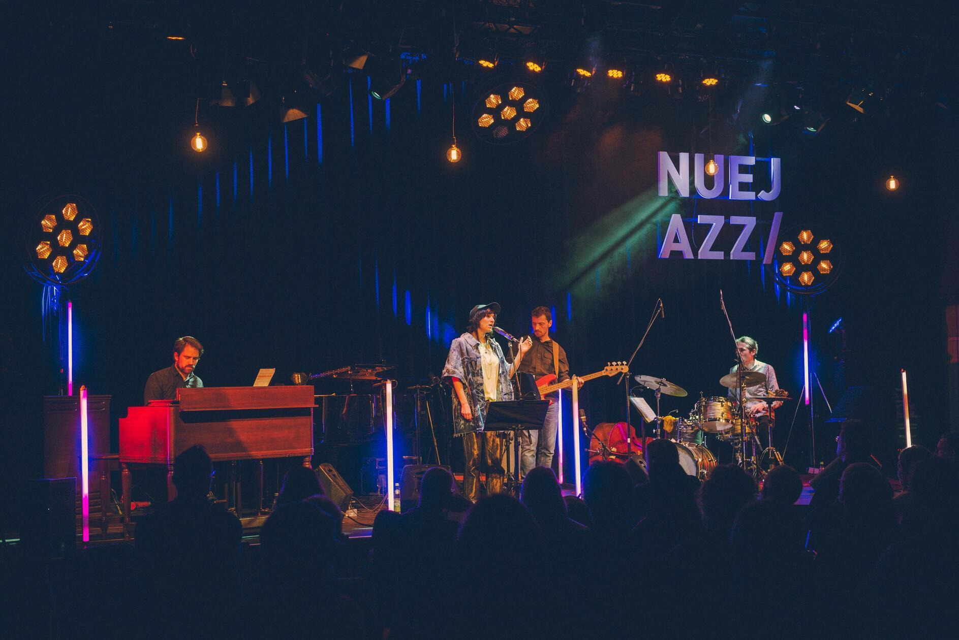 NUEJAZZ ist ein internationales, genreübergreifendes Jazzfestival in der Metropolregion Nürnberg. Auf den Bühnen im E-Werk Erlangen, in der Kulturwerkstatt Auf AEG und im Z-Bau treten noch bis Mittwoch, 30. Oktober, nationale und internationale Jazz-Künstler auf.