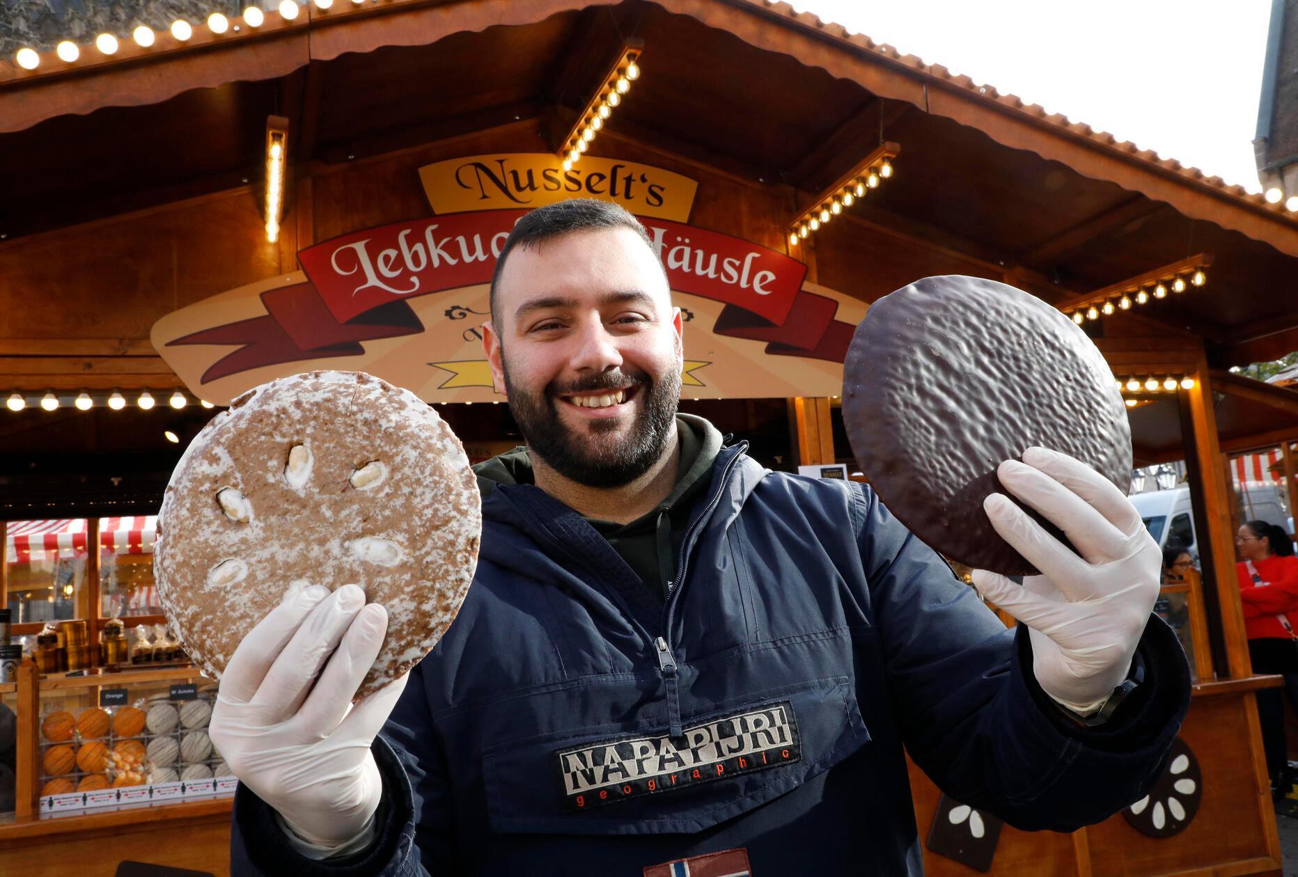 Beim Lebkuchenmarkt "Süße Inseln" steht der Lebkuchen in all seinen Varianten im Mittelpunkt. Nürnberger Lebküchnereien präsentieren dort handwerklich hergestellte „Original Nürnberger Elisenlebkuchen“. Ab Donnerstag, 24. Oktober, stehen die verschiedenen Lebkuchen täglich von 10 bis 20 Uhr zum Verkauf bereit.
