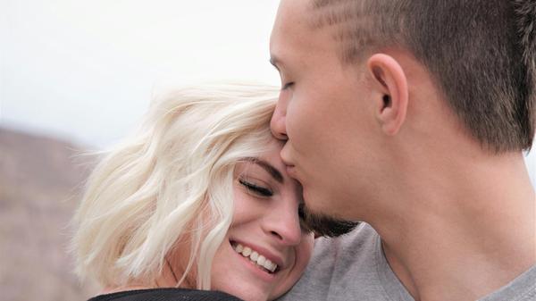 Am Samstag, 26. Oktober, haben bis zu 250 Singles jeden Alters die Möglichkeit, bei der "Matching Night" ihren zukünftigen Partner / ihre zukünftige Partnerin kennenzulernen. Ab 20 Uhr finden das Speed-Dating im "Dance MaxX" in Nürnberg statt. Der Eintritt der Veranstaltung kostet 25 Euro, eine Voranmeldung ist verpflichtend.