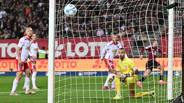 Stefanos Tzimas bringt den FCN in Führung …