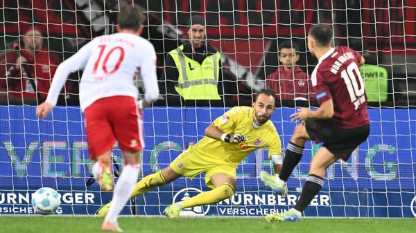 Dann per Strafstoß zur 5:3 Vorentscheidung.