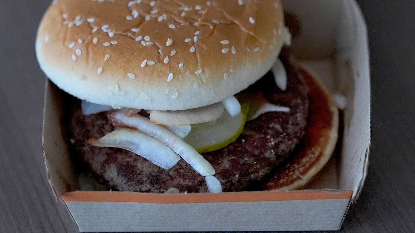 Der Kolibakterien-Ausbruch wird auf den Verzehr eines bestimmten Burgers bei McDonalds zurückgeführt. Der Kolibakterien-Ausbruch wird auf den Verzehr eines bestimmten Burgers bei McDonalds zurückgeführt.