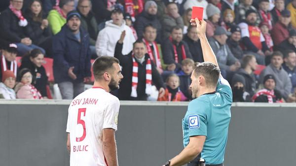 Die Folge: Eine glattrote Karte für Bulic.