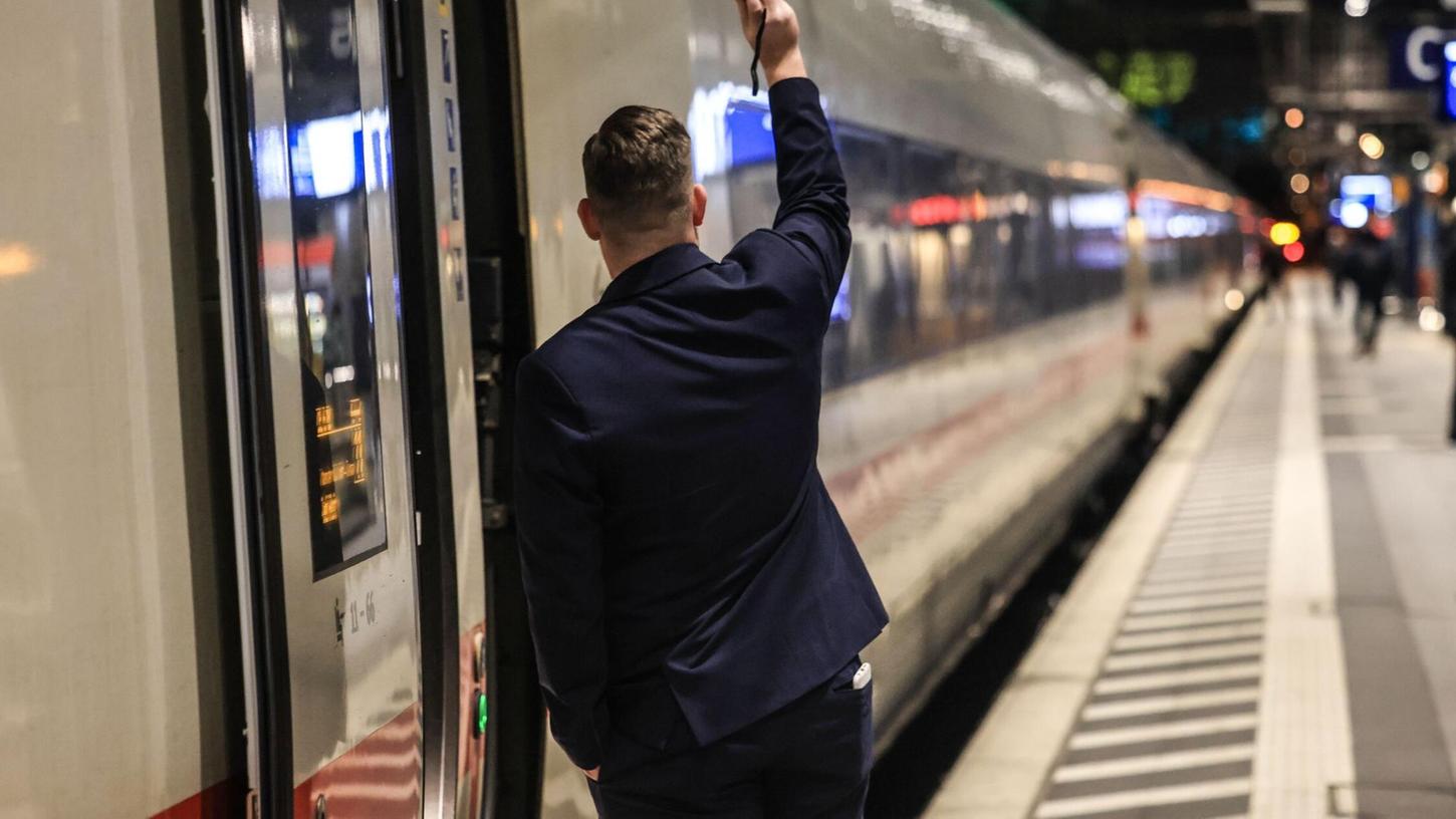 Trotz der schwierigen Lage geben die Bahn-Beschäftigten ihr Bestes. (Archivbild) Trotz der schwierigen Lage geben die Bahn-Beschäftigten ihr Bestes. (Archivbild)