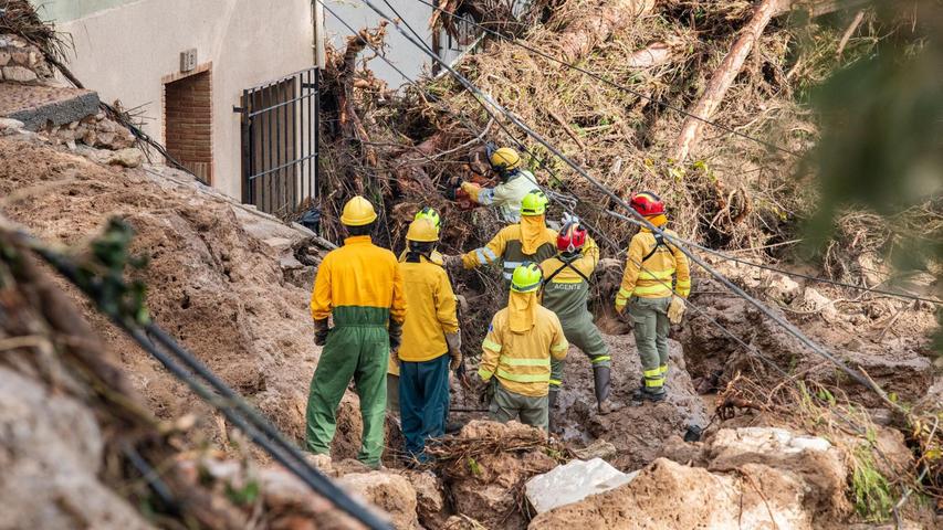 "Kalter Tropfen" wird ein Wetterphänomen genannt, das vor allem in der spanischen Mittelmeerregion in den Monaten September und Oktober häufig auftritt. "Kalter Tropfen" wird ein Wetterphänomen genannt, das vor allem in der spanischen Mittelmeerregion in den Monaten September und Oktober häufig auftritt.