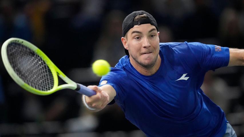 Jan-Lennard Struff wird Ende November für die deutsche Tennis-Auswahl bei der Davis-Cup-Endrunde in Malaga dabei sein. Jan-Lennard Struff wird Ende November für die deutsche Tennis-Auswahl bei der Davis-Cup-Endrunde in Malaga dabei sein.