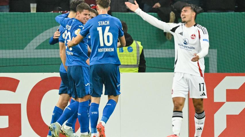Der Bundesligist besiegt die Mannschaft von Trainer Miroslav Klose. Der Bundesligist besiegt die Mannschaft von Trainer Miroslav Klose.