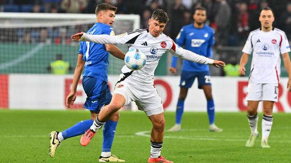 Die gute Nachricht für den FCN zu Beginn: Ein Klassenunterschied ist hier beim Duell zwischen Bundesligist Hoffenheim und Zweitligist Nürnberg nicht zu spüren.