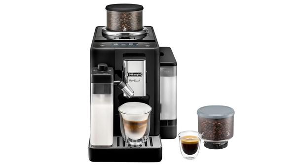 Der neue Kaffeevollautomat verfügt über zwei Bohnenbehälter.