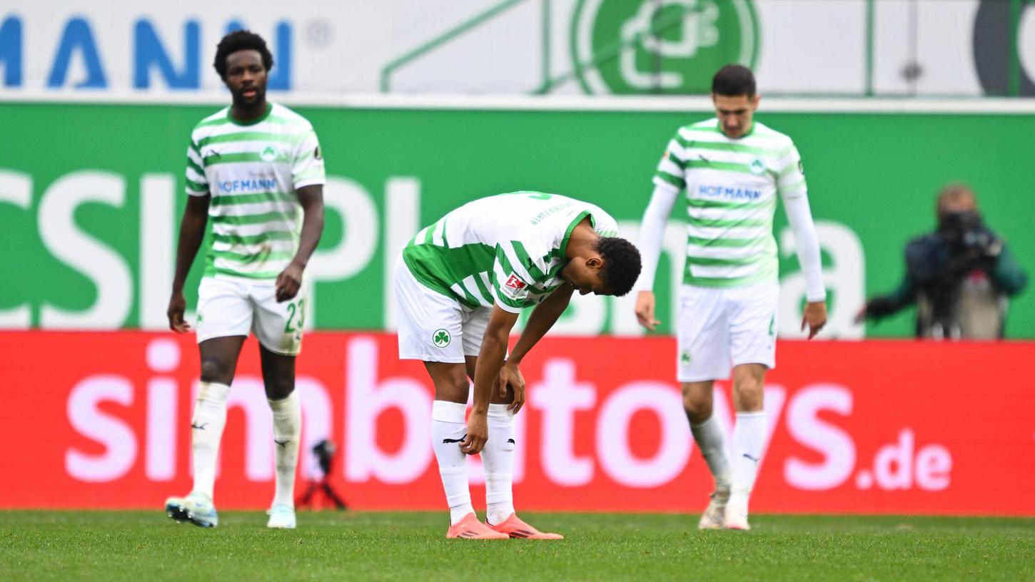 Zur Pause stand es wie im Frankenderby 0:3. Am Ende gab es diesmal ein 1:5. Die Abwehrarbeit dabei war einmal mehr desolat. Zur Pause stand es wie im Frankenderby 0:3. Am Ende gab es diesmal ein 1:5. Die Abwehrarbeit dabei war einmal mehr desolat.