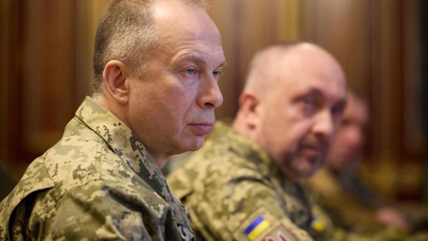 Der Oberbefehlshaber der ukrainischen Streitkräfte, Olexander Syrskyj, sieht eine schwere Lage für Kiews Truppen an der Front. (Archivbild) Der Oberbefehlshaber der ukrainischen Streitkräfte, Olexander Syrskyj, sieht eine schwere Lage für Kiews Truppen an der Front. (Archivbild)