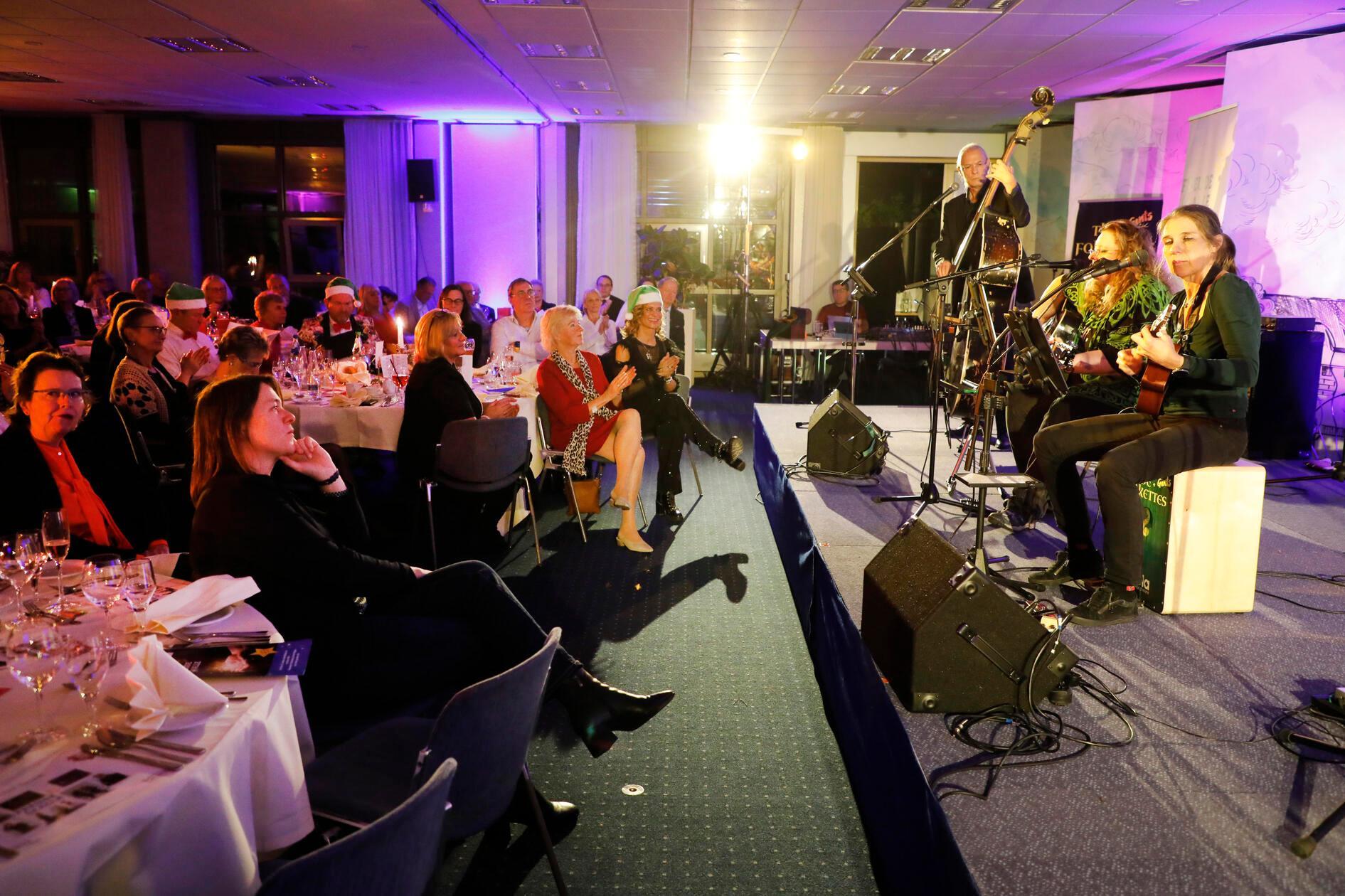 Der Saal des Hotels "Arvena Park" im Stadtteil Landwasser bot einen würdigen Rahmen.