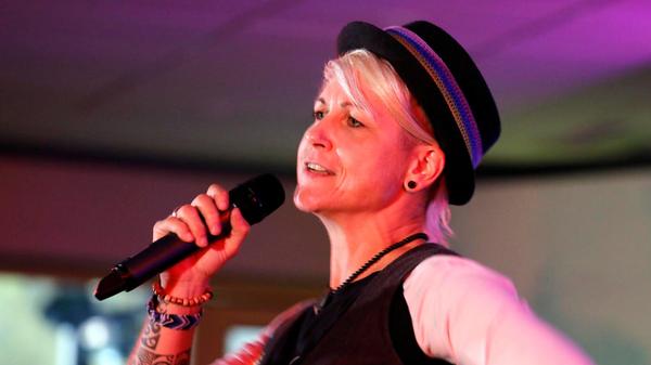 ...und die Singer-Songwriterin Steffi List.