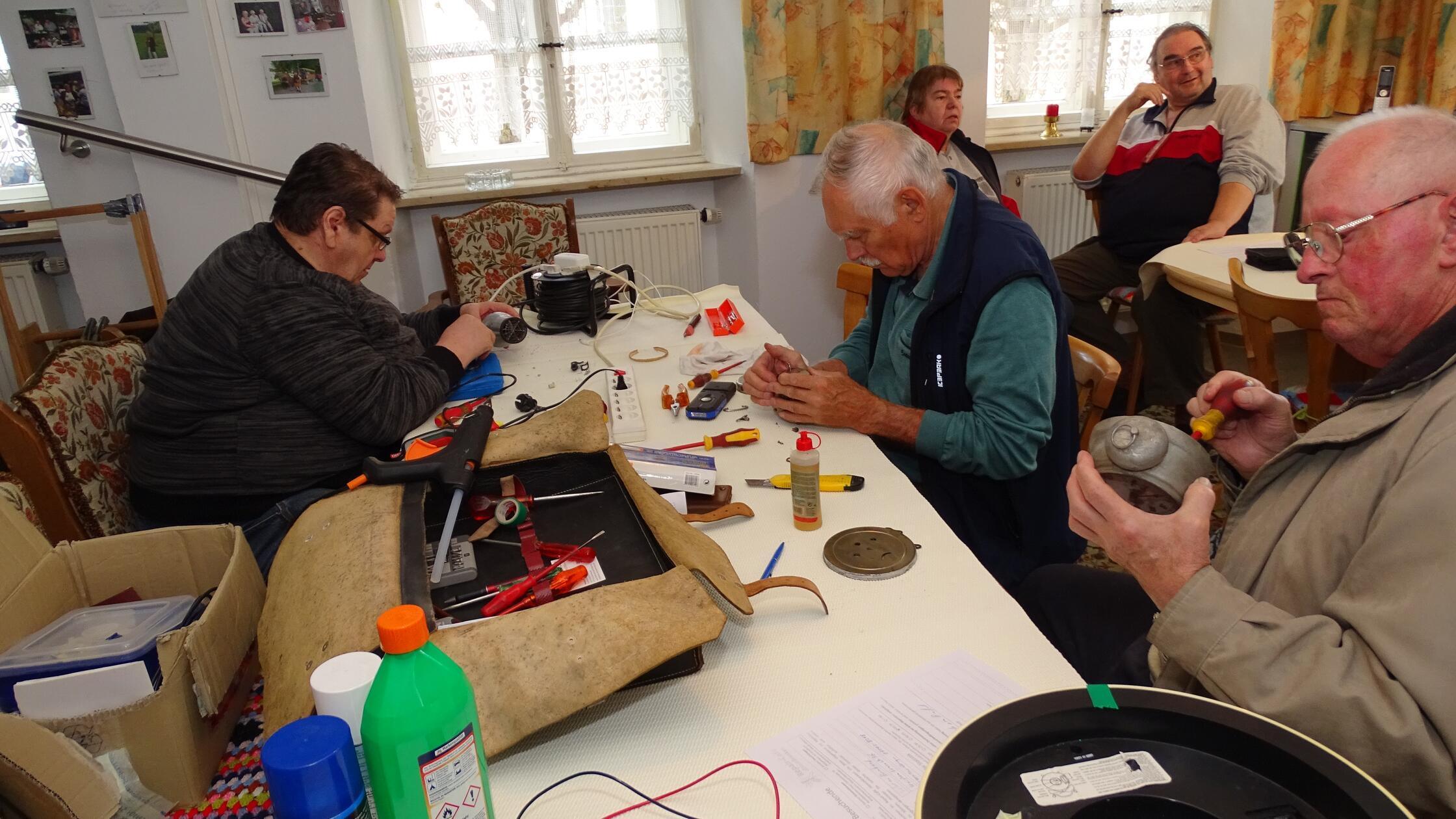 F&ouml;rderung f&uuml;r Repair-Caf&eacute;s: Warum das FabLab Altm&uuml;hlfranken die 3000 Euro gut gebrauchen k&ouml;nnte