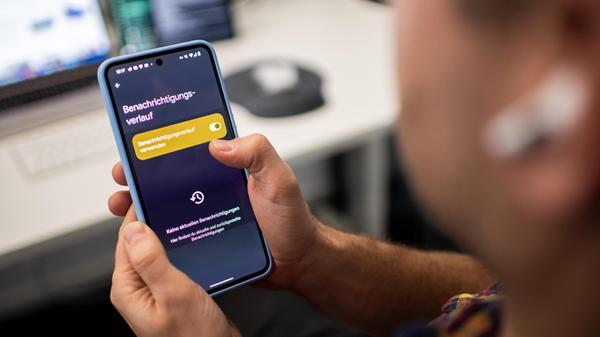 urn:newsml:dpa.com:20090101:241106-935-318184