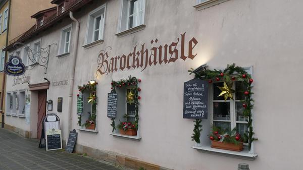 Platz 18: Im Nürnberger Stadtteil Sankt Johannis, direkt an den barocken Hesperidengärten aus dem 17. und 18. Jahrhundert gelegen: das Barockhäusle und der 18. Platz unseres Votings. Auch hier erwarten Sie die klassischen Karpfenspezialitäten blau und gebacken im urigen, traditionell-fränkischen Wirtshaus-Ambiente.