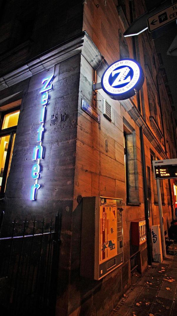 Platz 18: Ebenfalls in Sankt Johannis, in der Hallerstraße, befindet sich das Zeltner Bierhaus. Neben bodenständiger fränkischer Hausmannskost und fränkischen Tapas gibt es bei dem von Ihnen auf den 18. Platz gestimmten Wirtshaus gebackenen Karpfen.