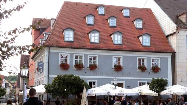 Platz 16: Das "Scharfe Eck" in Neustadt lockt Gäste mit traditionellen fränkischen Gerichten an. Auch hier gibt es in der Zeit zwischen September und April frische Karpfenkreationen, die es auf Platz 16 geschafft haben.