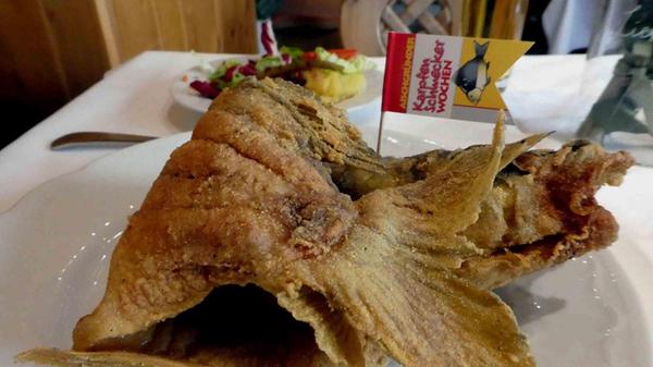 Platz 8: Bereits 2022 galt der Karpfen des Landgasthofes "Hammerschmiede" als einer der besten in der Region. In diesem Jahr holt sich der alteingesessene Familienbetrieb in Birnbaum mit seiner langen Tradition und dem Aischgründer Karpfen 131 Stimmen und schafft es somit auf Platz acht.