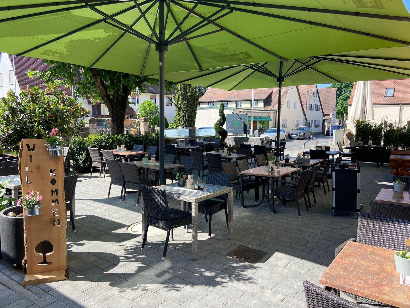 Platz 2: Der Landgasthof und Hotel "Grüner Baum" ist seit über 100 Jahren ein Familienbetrieb. Die Inhaber servieren fränkische Küche mit saisonalen Gerichten, wie den gebackenen Karpfen. Familie Leipold ergattert sich mit dem beliebten Fisch 293 Stimmen und schafft es auf Platz 2.