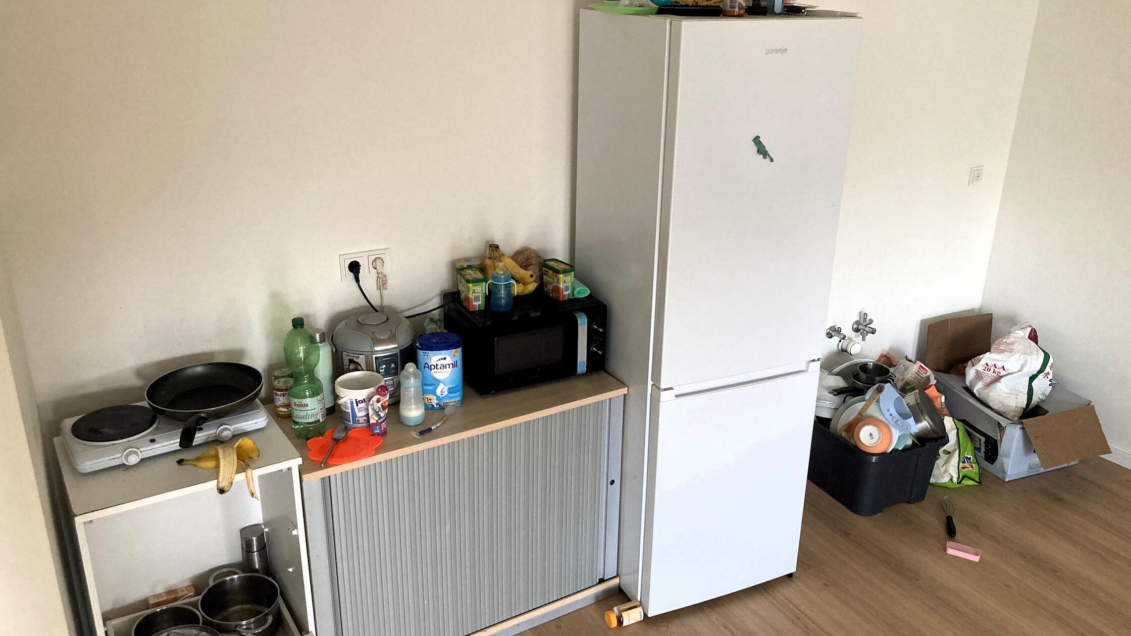 Ohne K&uuml;che, ohne Betten: Z. aus N&uuml;rnberg lebt mit zwei Kleinkindern in einer nahezu leeren Wohnung