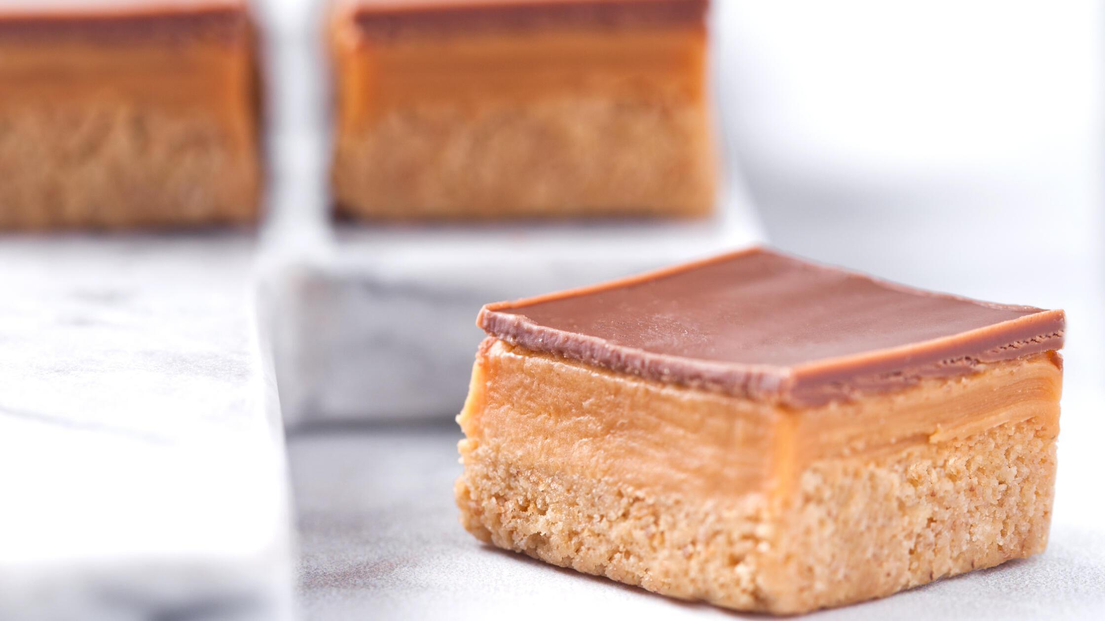 Neuling in der Weihnachtsb&auml;ckerei: "Millionaires Shortbread" bringt eine Portion Luxus