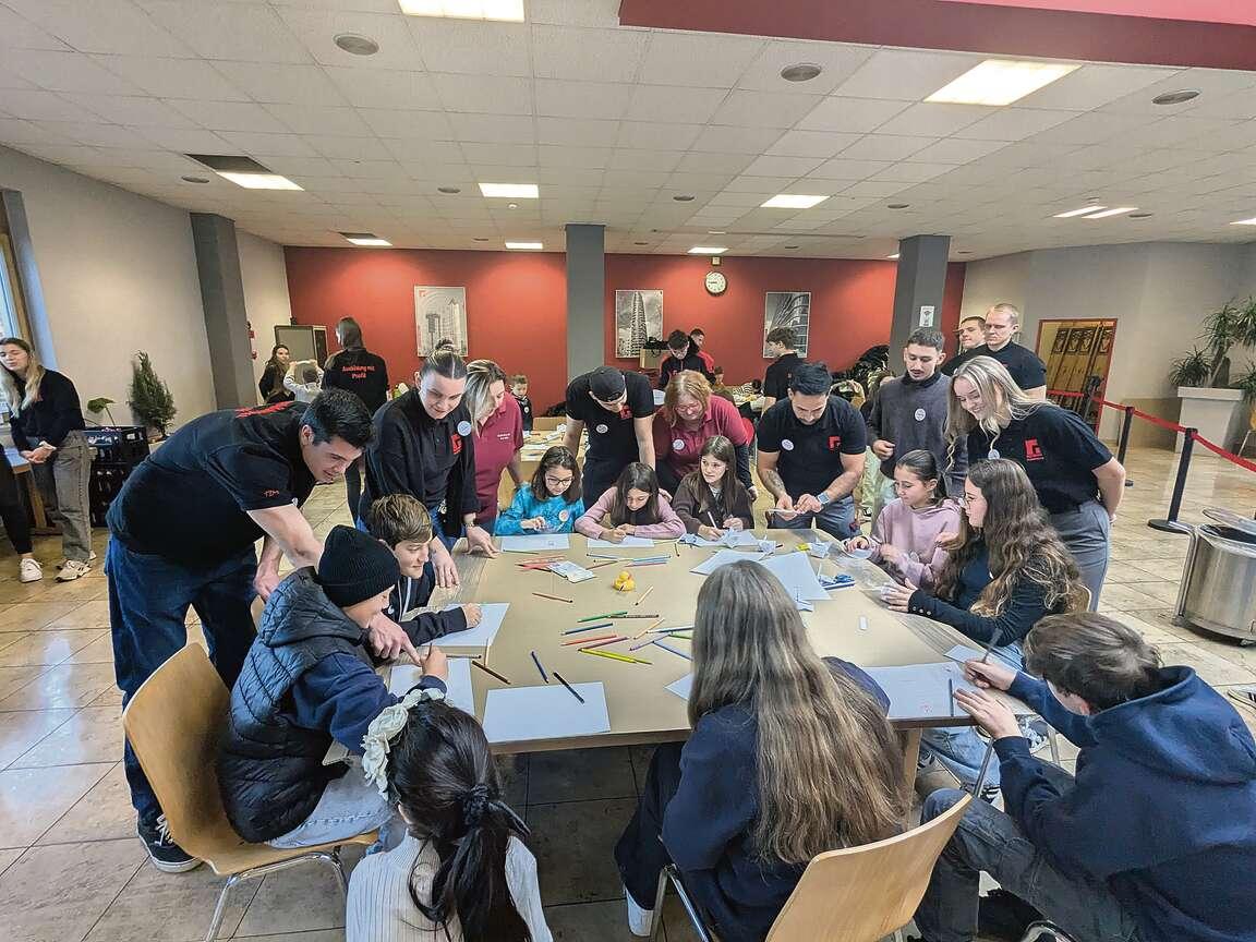 Wei&szlig;enburger Unternehmen bot am schulfreien Tag ein Kinderprogramm an